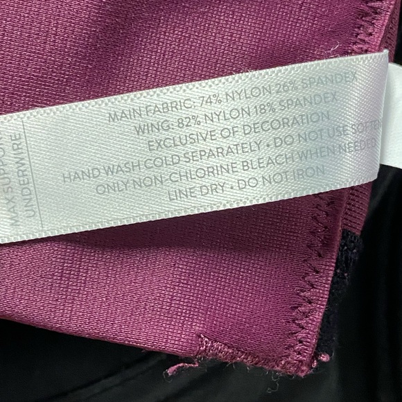 LIVID active sports bra modeled underwire full coverage 40 DDD - Picture 11 of 13